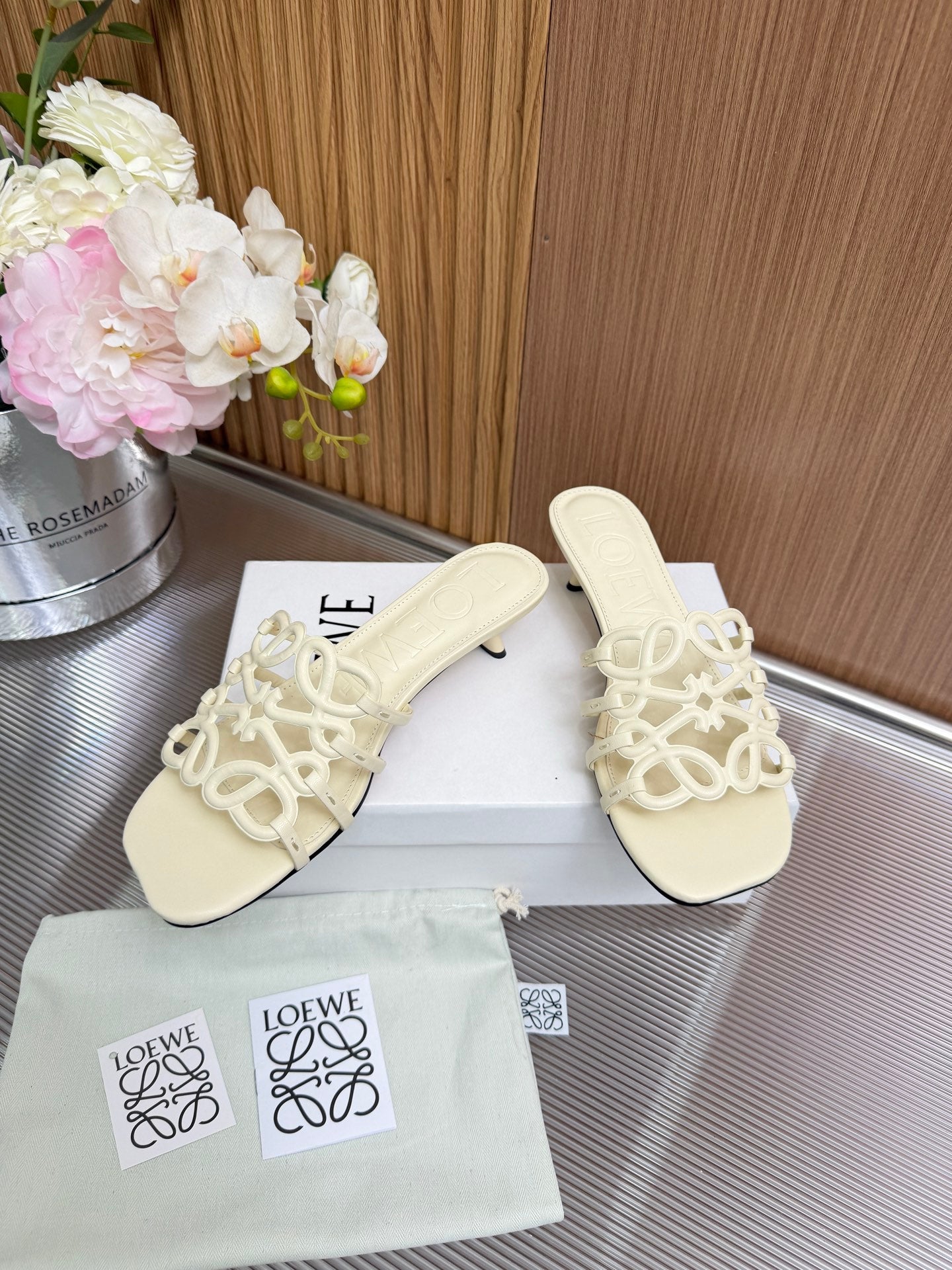 LOEWE 26S PETAL ANAGRAM KITTEN HEEL SANDALS 45MM IN CREAM WHITE SOFT CALFSKIN
