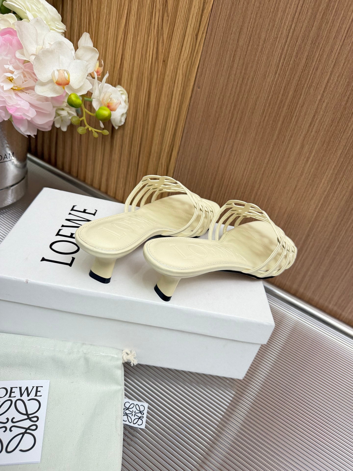 LOEWE 26S PETAL ANAGRAM KITTEN HEEL SANDALS 45MM IN CREAM WHITE SOFT CALFSKIN