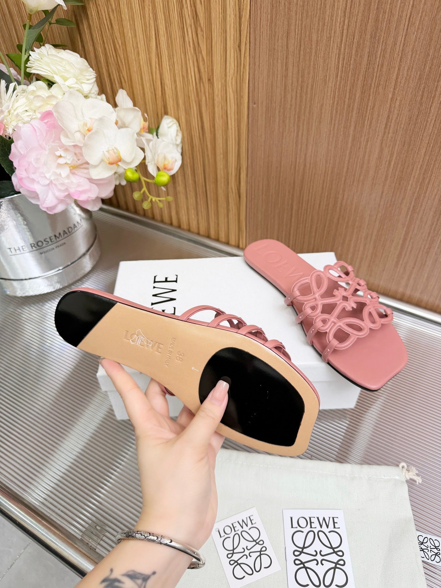 LOEWE 26S PETAL ANAGRAM SLIDE IN PINK SOFT CALFSKIN