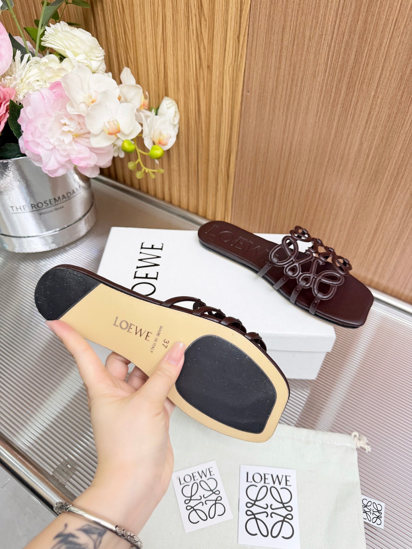 LOEWE 26S PETAL ANAGRAM SLIDE IN DARK BROWN SOFT CALFSKIN