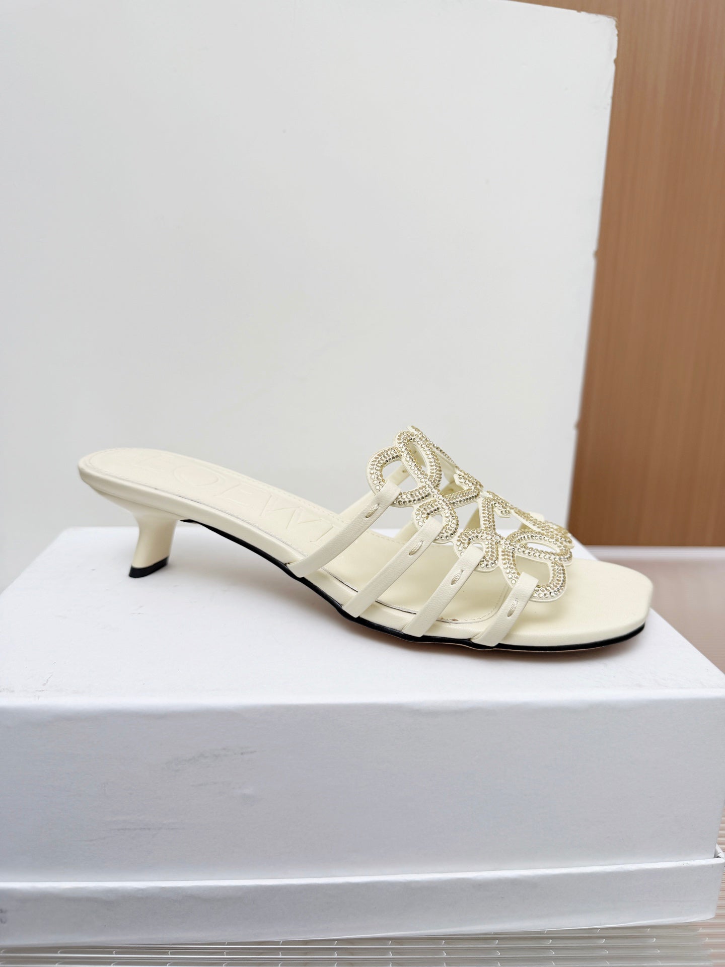 LOEWE 26S PETAL ANAGRAM SLIDE 45MM IN CREAM WHITE SOFT CALFSKIN WITH CRYSTALS