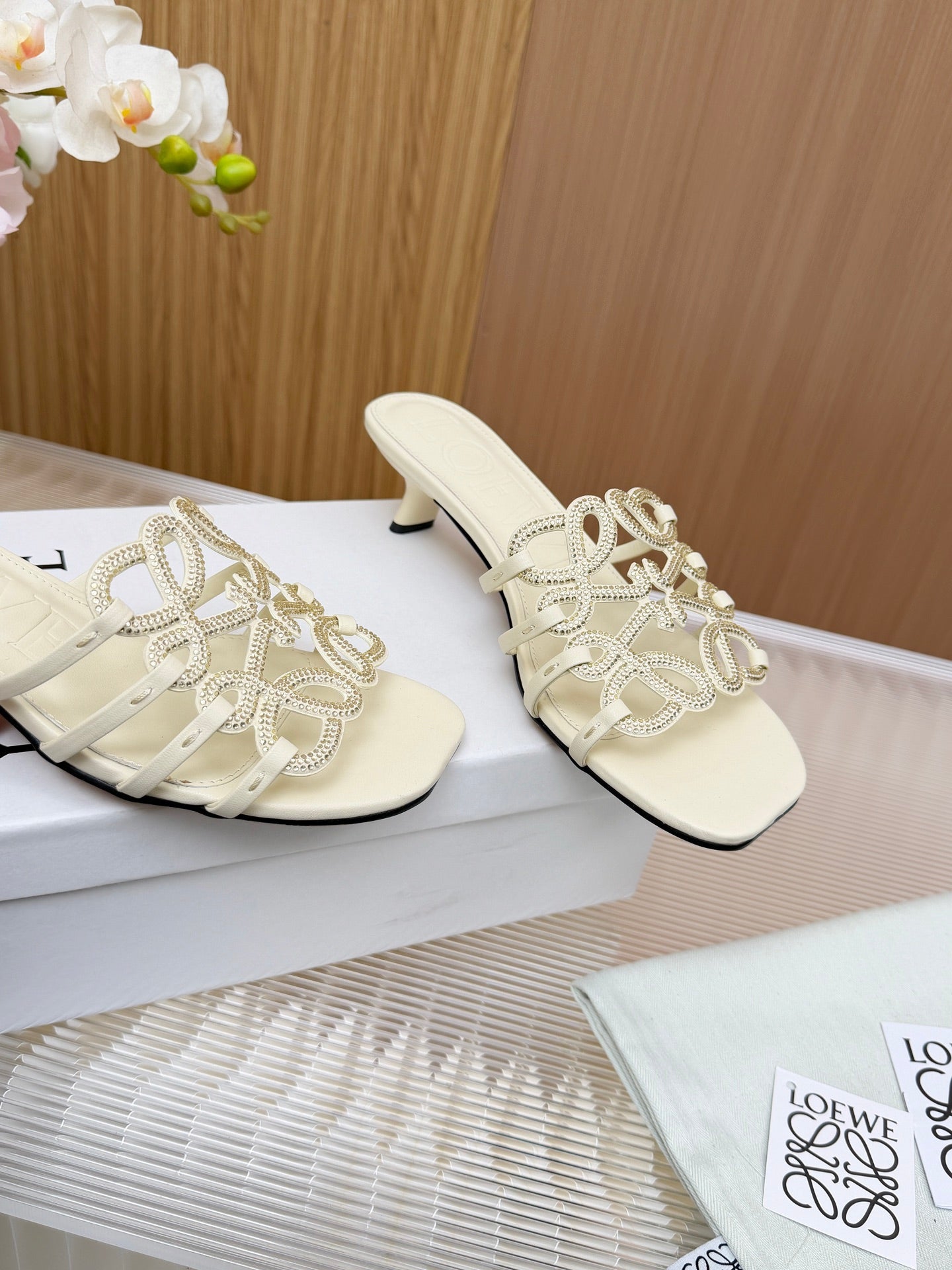 LOEWE 26S PETAL ANAGRAM SLIDE 45MM IN CREAM WHITE SOFT CALFSKIN WITH CRYSTALS