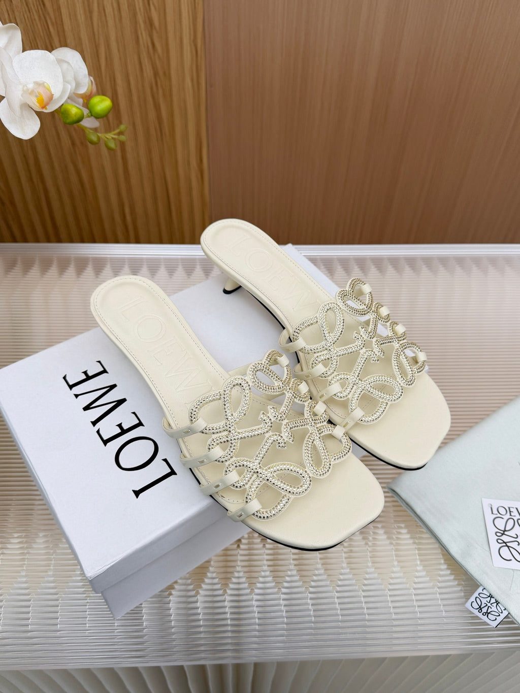 LOEWE 26S PETAL ANAGRAM SLIDE 45MM IN CREAM WHITE SOFT CALFSKIN WITH CRYSTALS