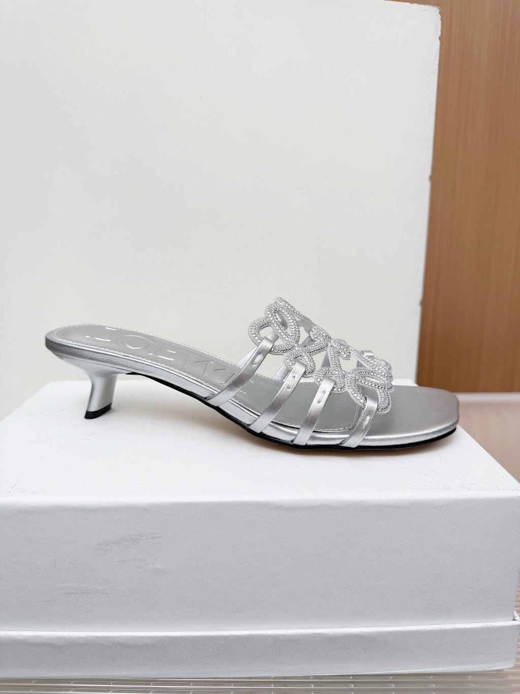 LOEWE 26S PETAL ANAGRAM SLIDE 45MM IN SILVER SOFT CALFSKIN WITH CRYSTALS
