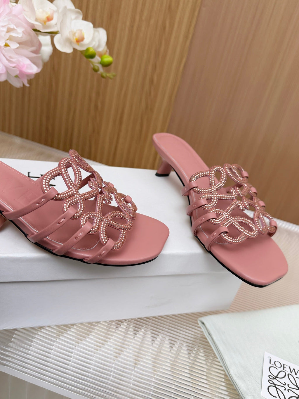 LOEWE 26S PETAL ANAGRAM SLIDE 45MM IN PINK SOFT CALFSKIN WITH CRYSTALS