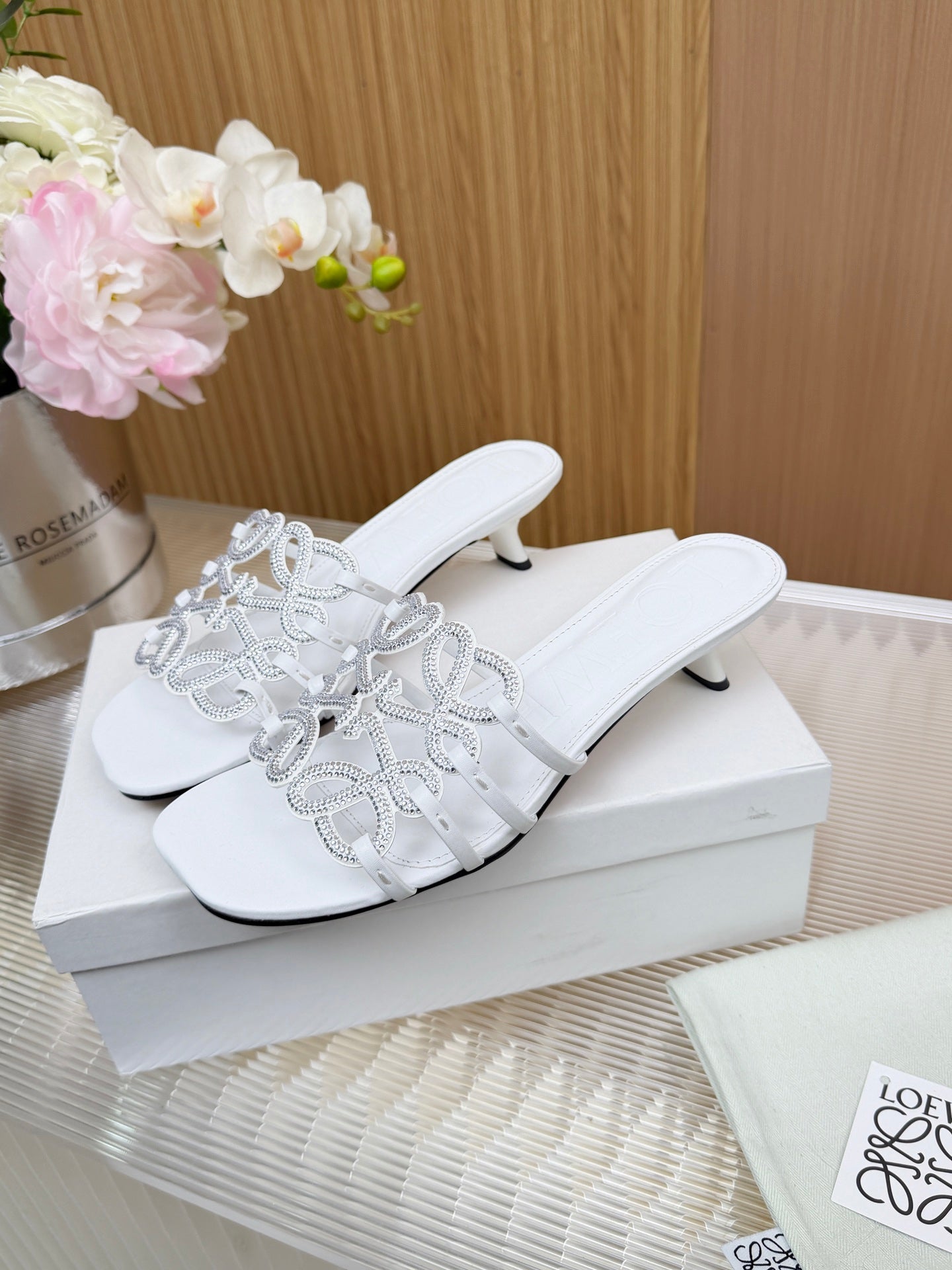LOEWE 26S PETAL ANAGRAM SLIDE 45MM IN WHITE SOFT CALFSKIN WITH CRYSTALS