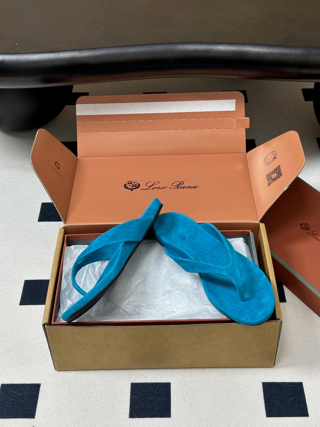 LP 26S THONG SANDALS IN BLUE SUEDE