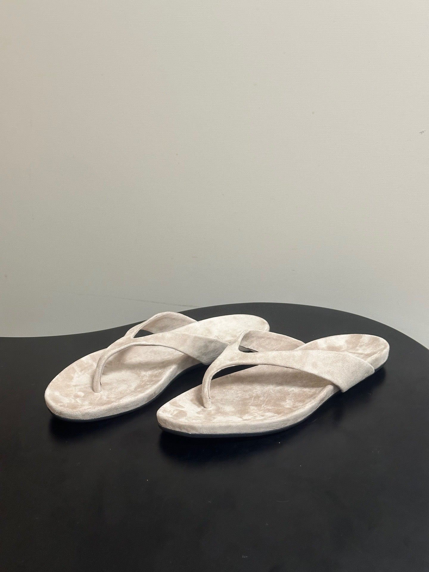 LP 26S THONG SANDALS IN BEIGE SUEDE