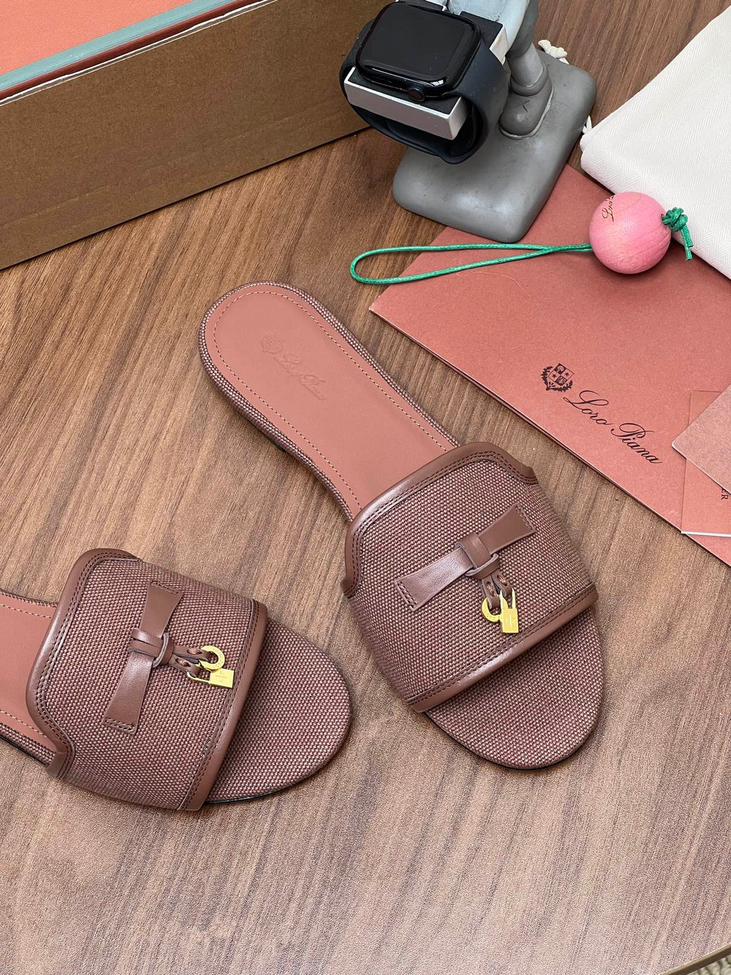 LP 26S SLIDES IN MUSHROOM BROWN CANVAS AND CALFSKIN