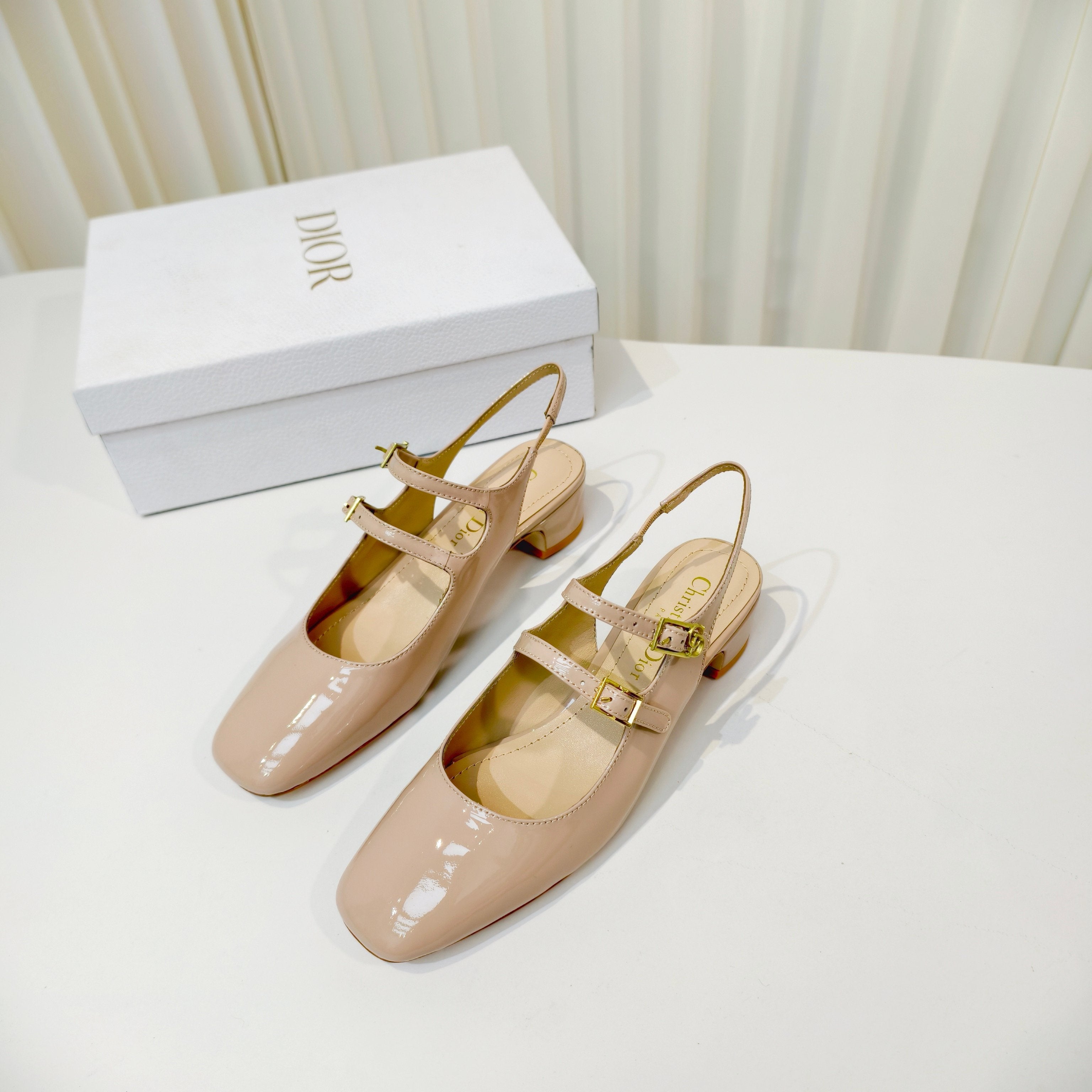 DIOR 26S SLINGBACK PUMP 40 MM IN NUDE PATENT CALFSKIN