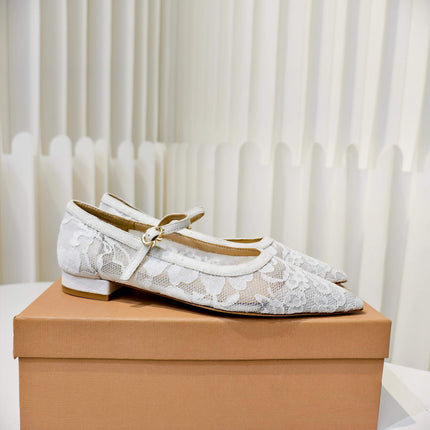 GIANVITO ROSSI 26S MARY JANE FLATS IN WHITE LACE FABRIC