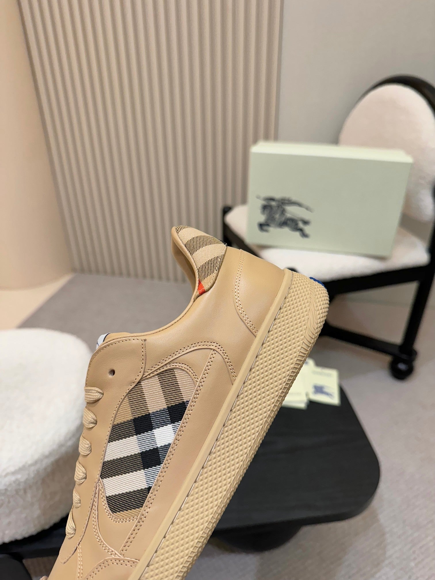 BURBERRY 26S SNEAKERS IN LIGHT BROWN AND BLACK CALFSKIN