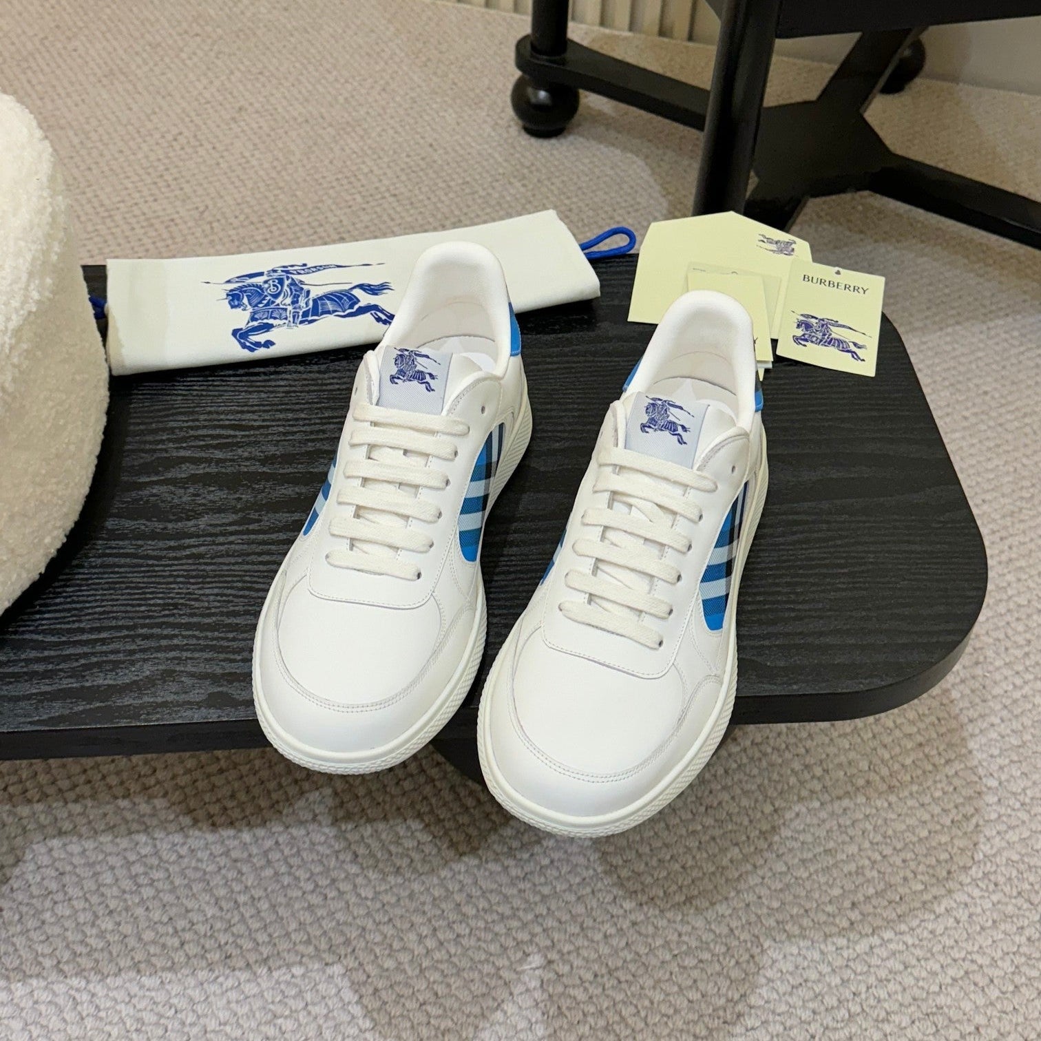 BURBERRY 26S SNEAKERS IN WHITE AND BLUE CALFSKIN