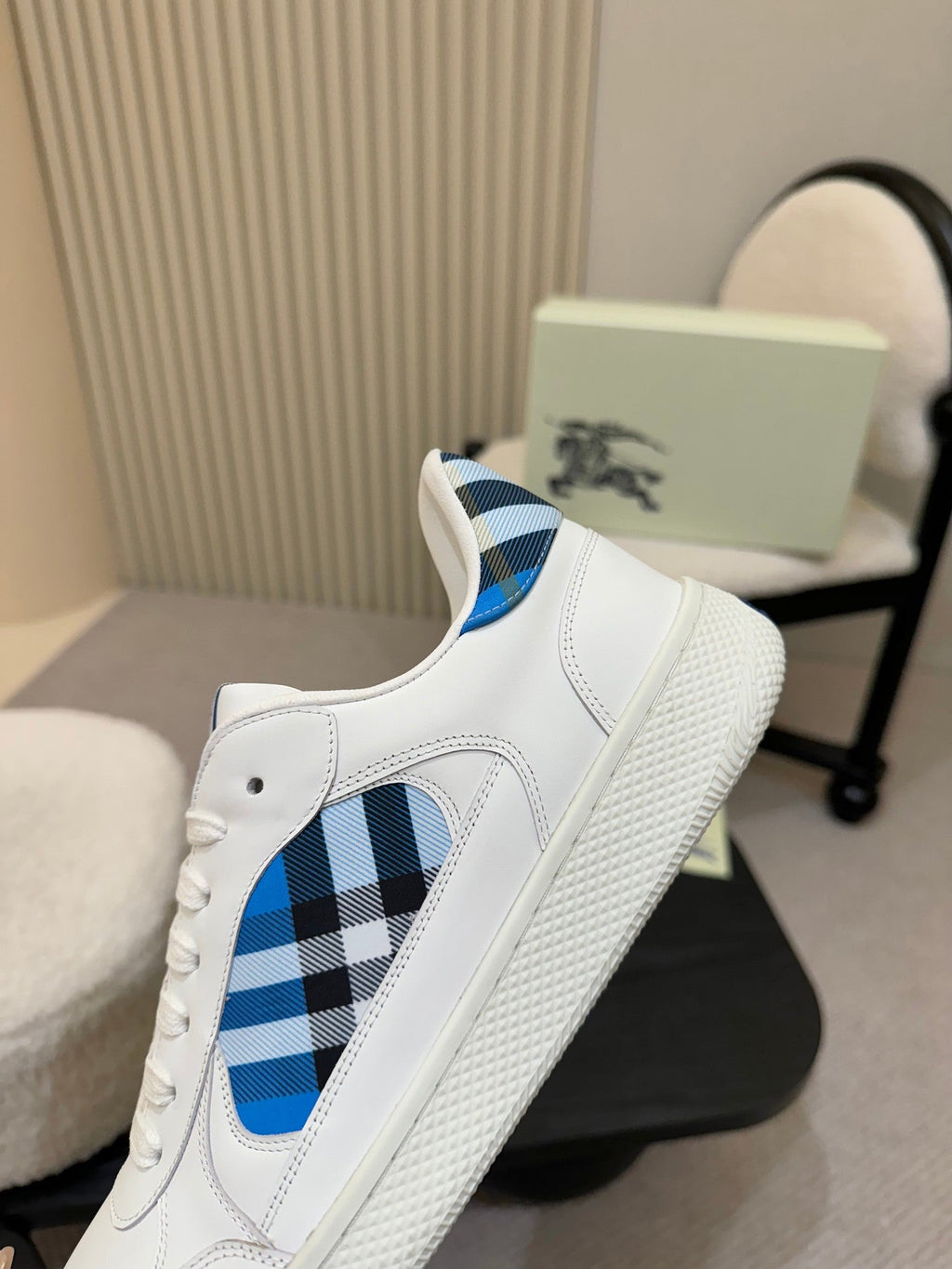 BURBERRY 26S SNEAKERS IN WHITE AND BLUE CALFSKIN