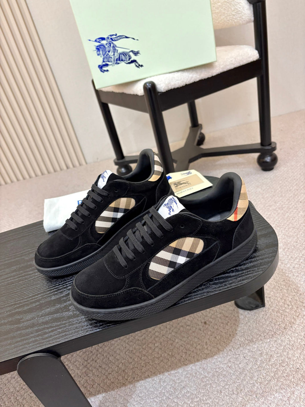 BURBERRY 26S SNEAKERS IN BLACK SUEDE