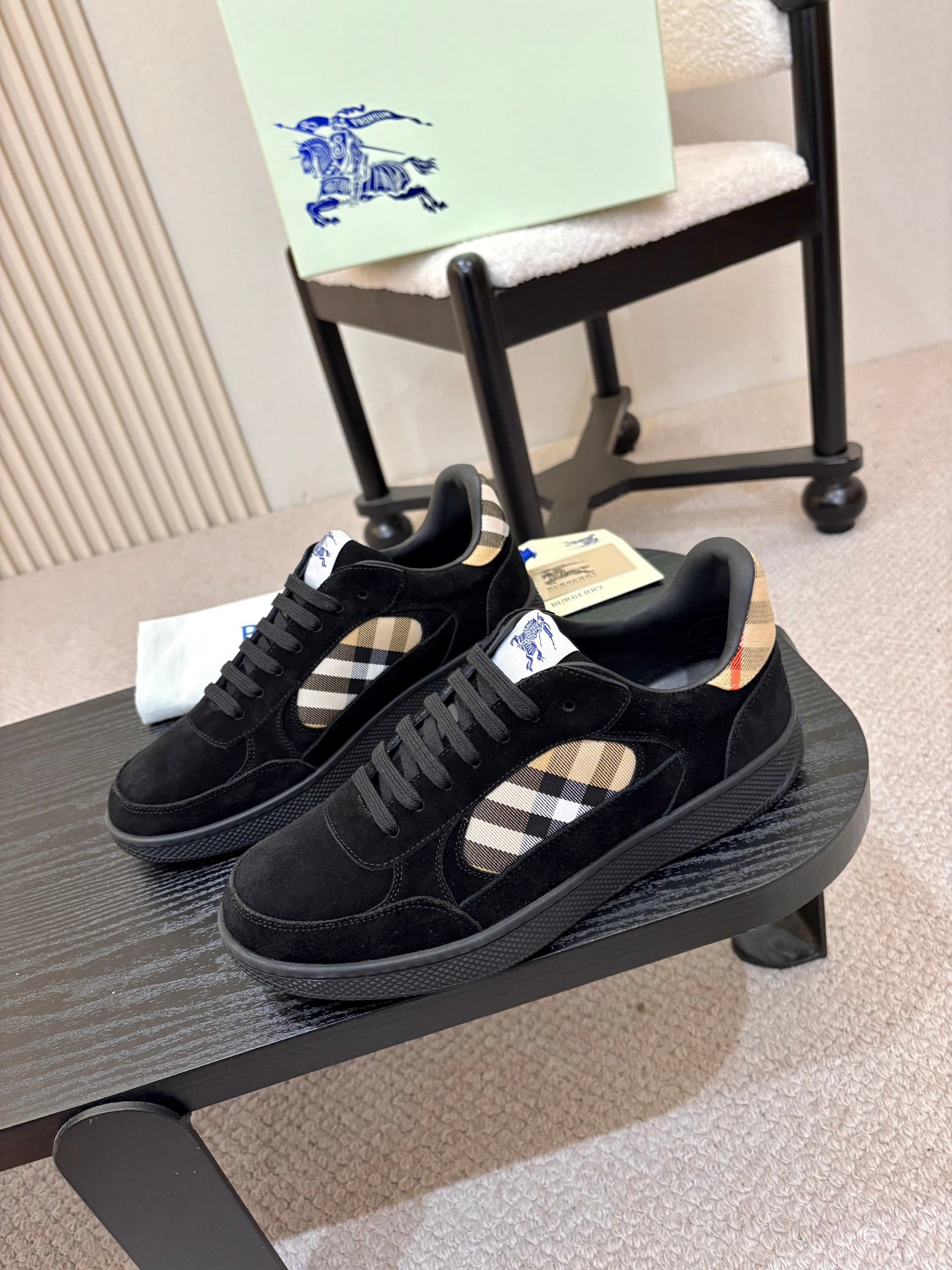 BURBERRY 26S SNEAKERS IN BLACK SUEDE