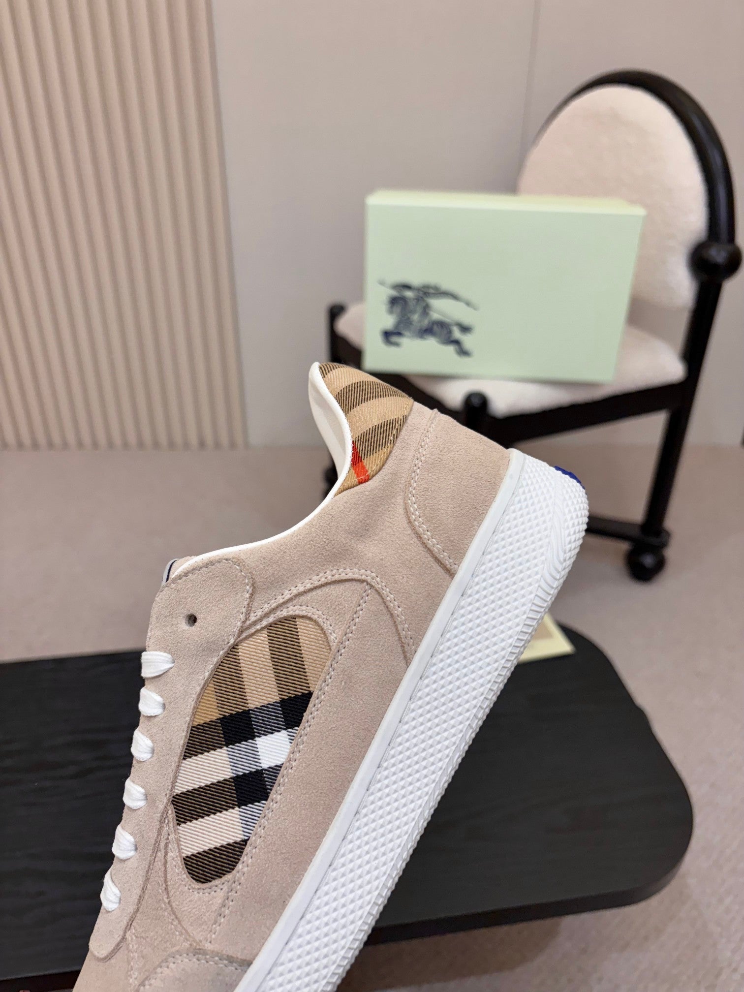 BURBERRY 26S SNEAKERS IN SAND BEIGE SUEDE