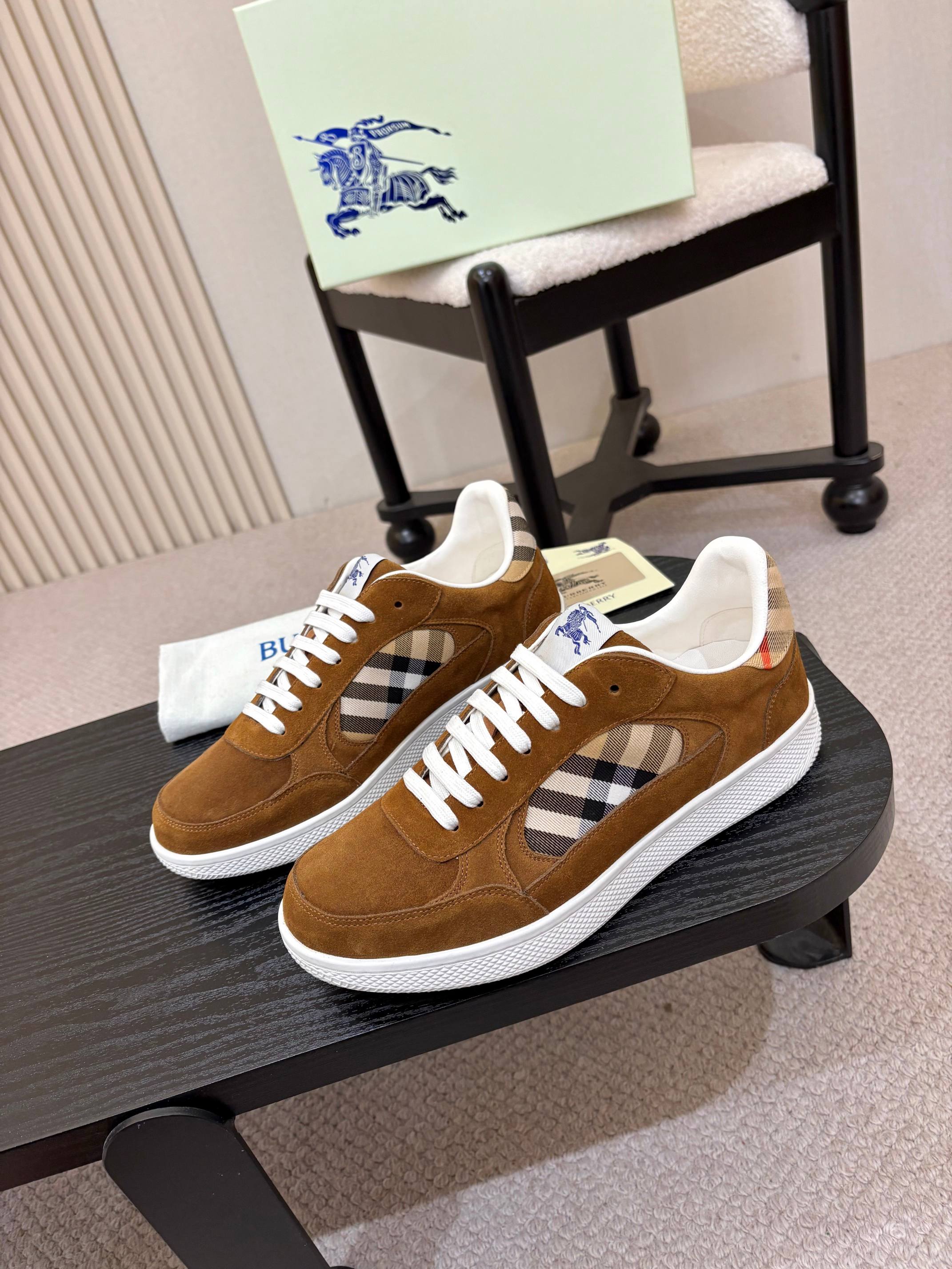 BURBERRY 26S SNEAKERS IN BROWN SUEDE
