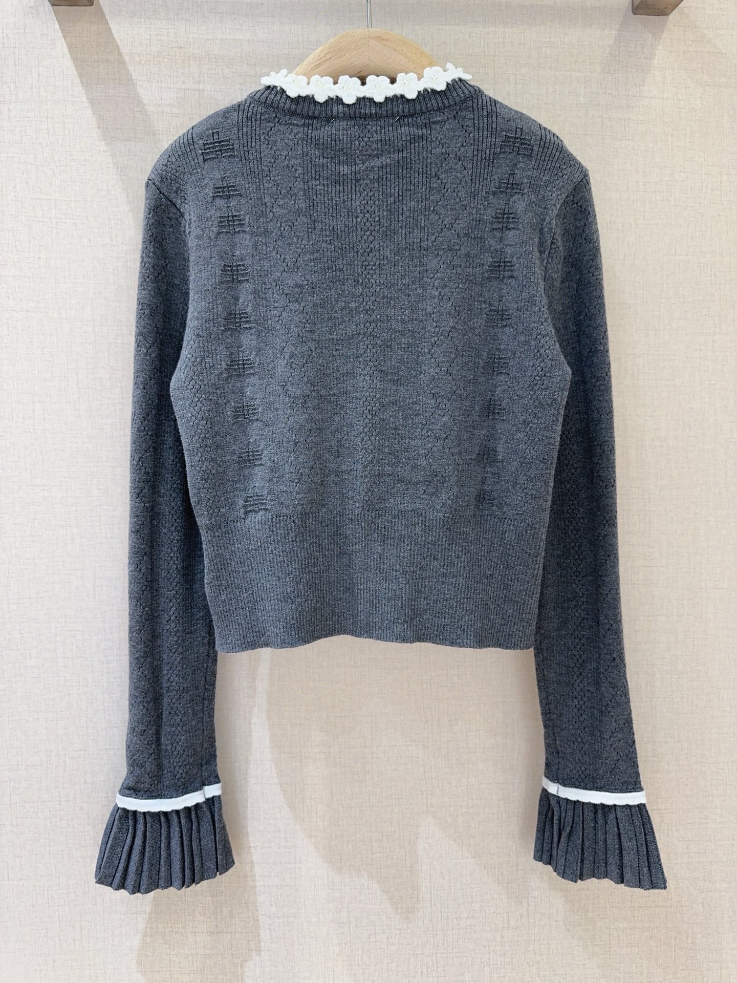 MIUMIU CARDIGAN STYLE 801