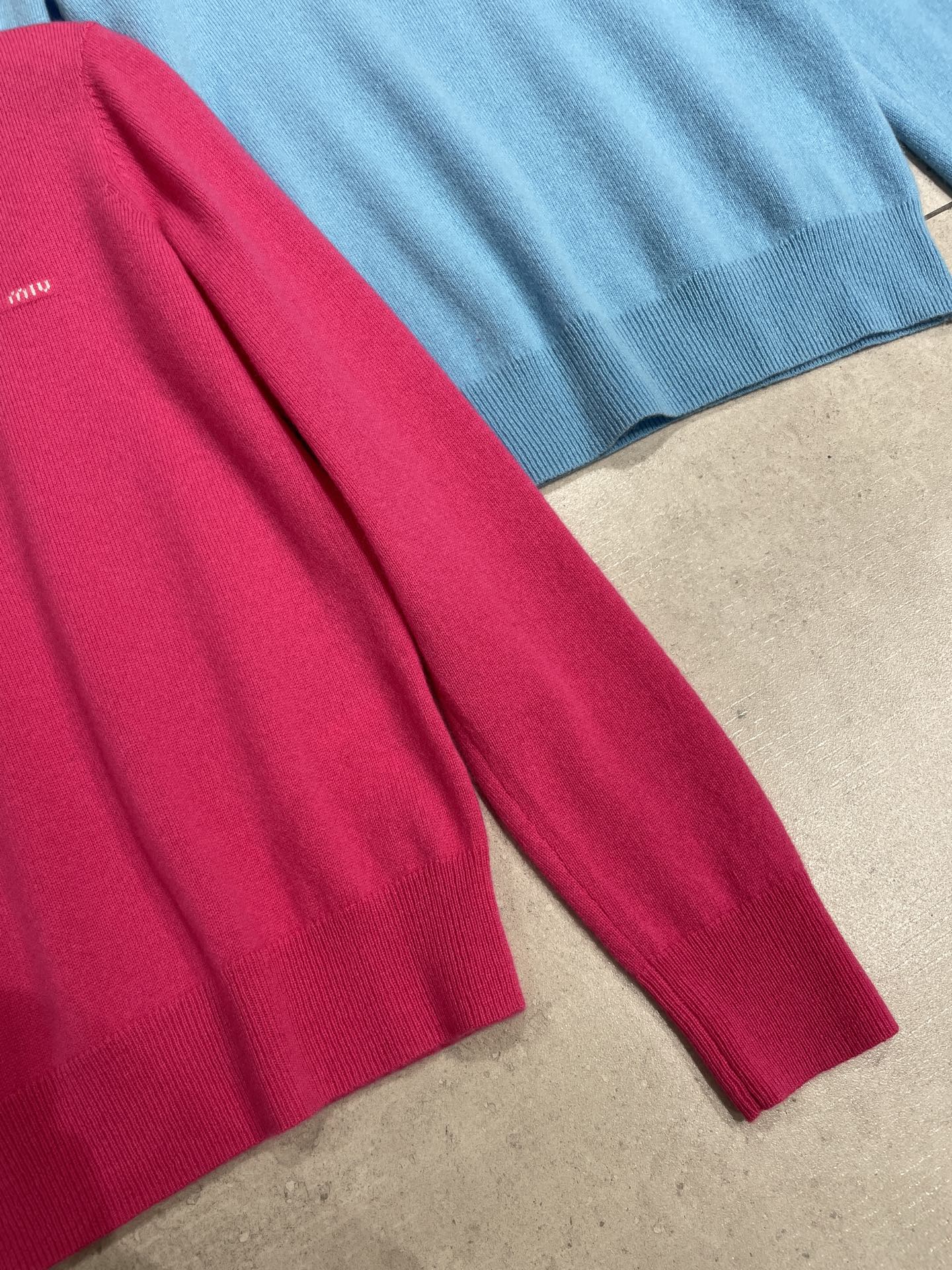 MIUMIU SWEATER STYLE 638