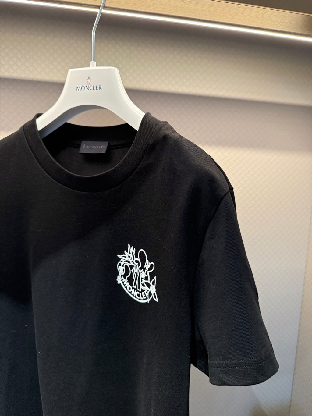 MONCLER 26S SHORT-SLEEVE T-SHIRT 695