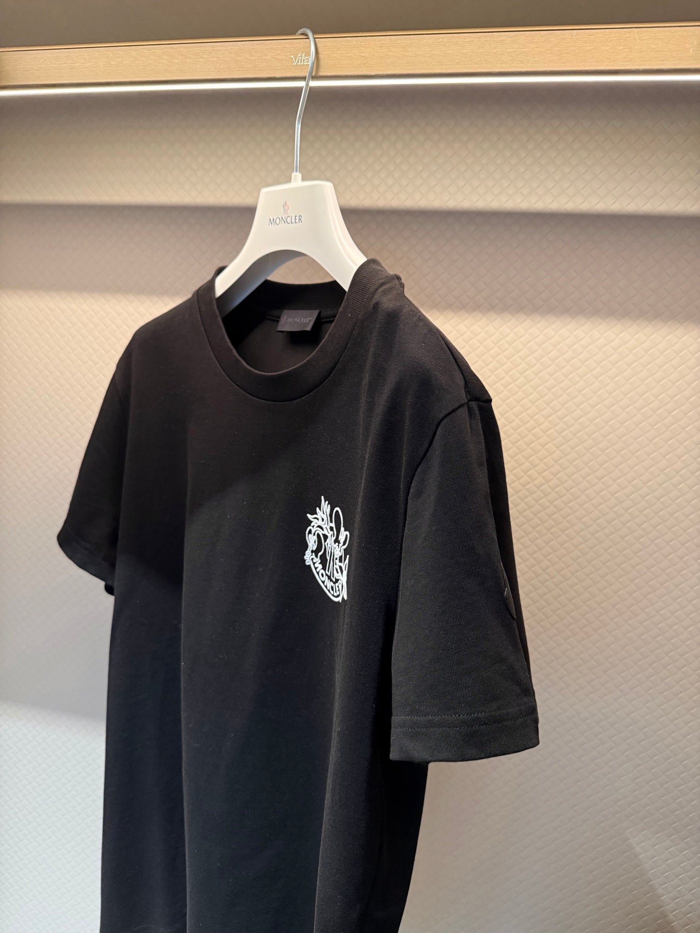 MONCLER 26S SHORT-SLEEVE T-SHIRT 695