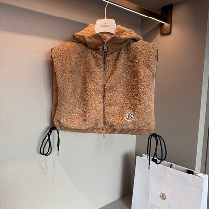MONCLER 26S ZIP-UP GILET TEDDY FUR 817