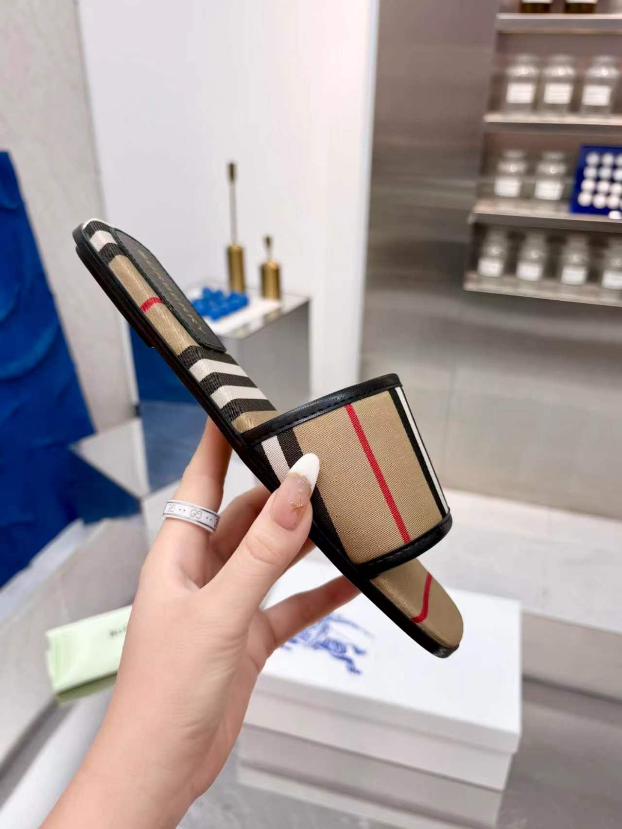 BURBERRY 26S SLIDE SANDAL IN BEIGE CANVAS