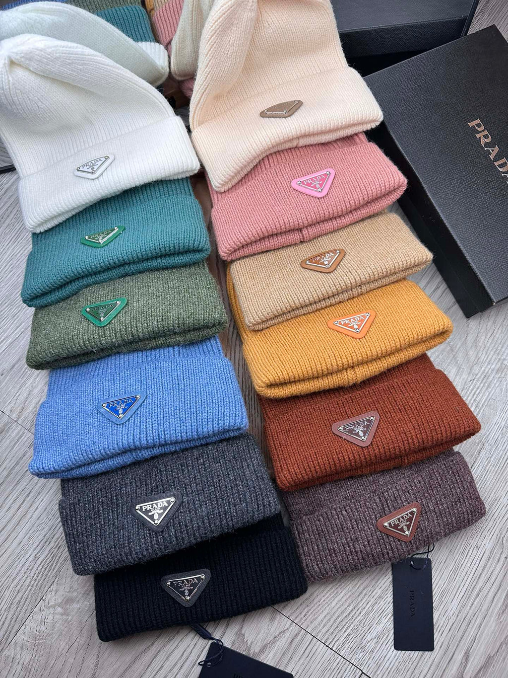BEANIE HAT IN LIGHT BROWN WOOL 332402