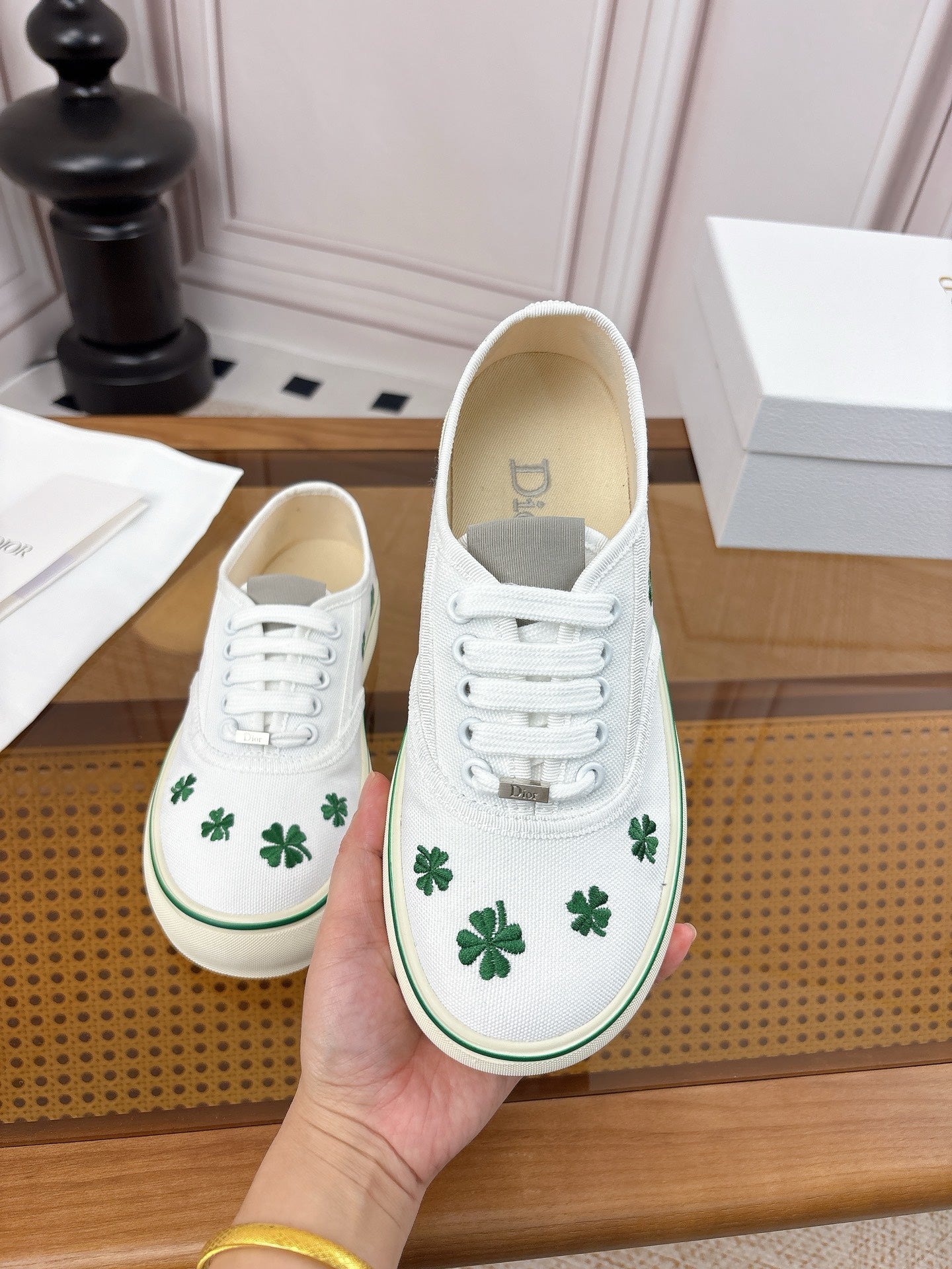 DIOR 26S LOW TOP SNEAKERS 35MM IN WHITE CANVAS WITH CLOVER EMBROIDERY