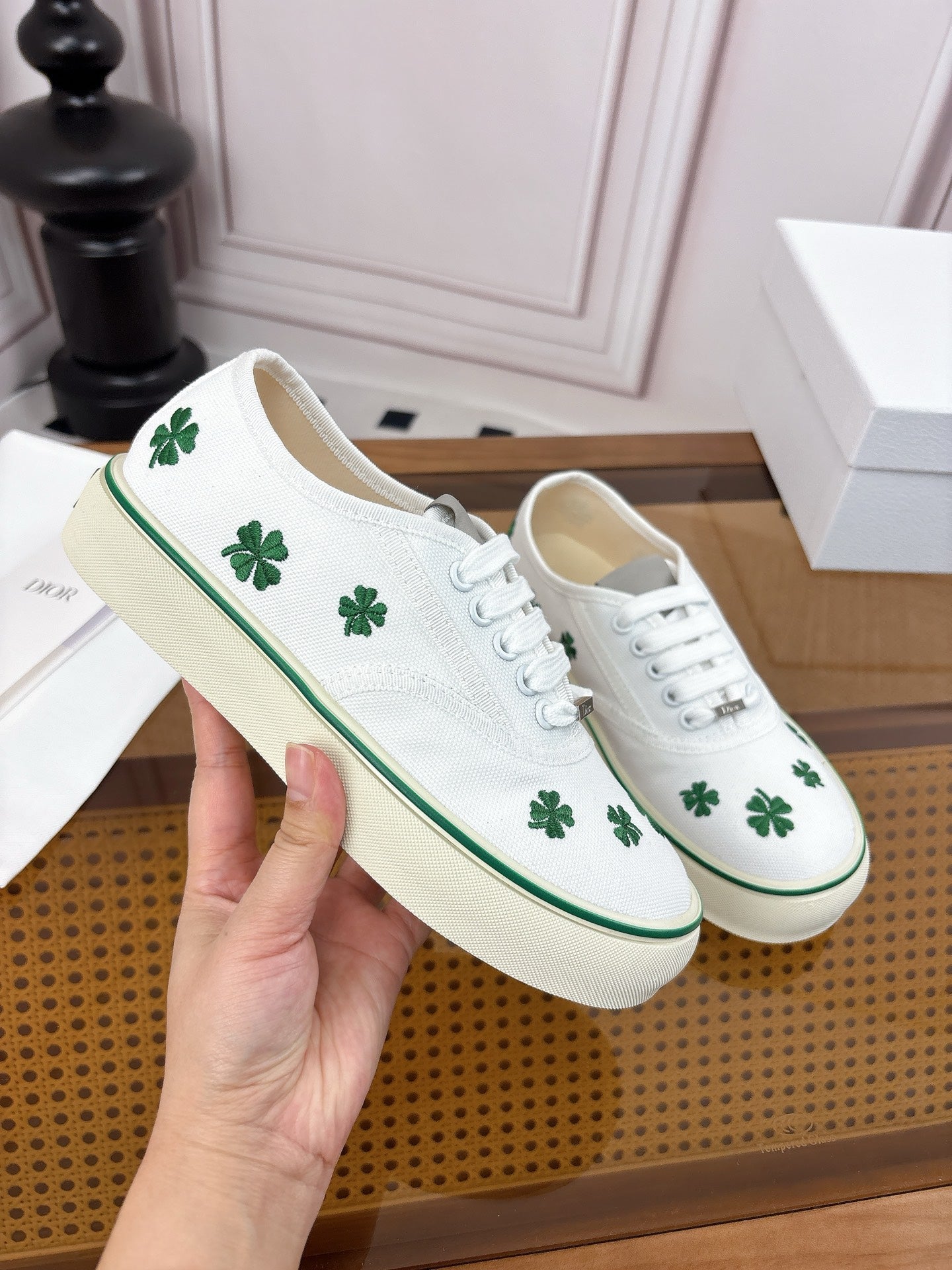 DIOR 26S LOW TOP SNEAKERS 35MM IN WHITE CANVAS WITH CLOVER EMBROIDERY