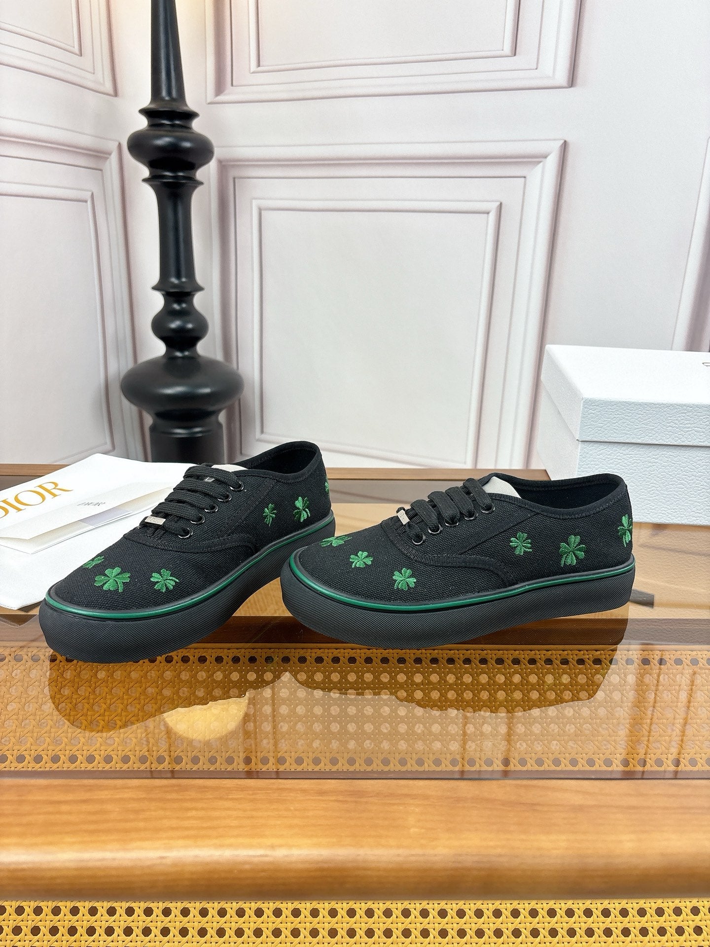 DIOR 26S LOW TOP SNEAKERS 35MM IN BLACK CANVAS WITH CLOVER EMBROIDERY