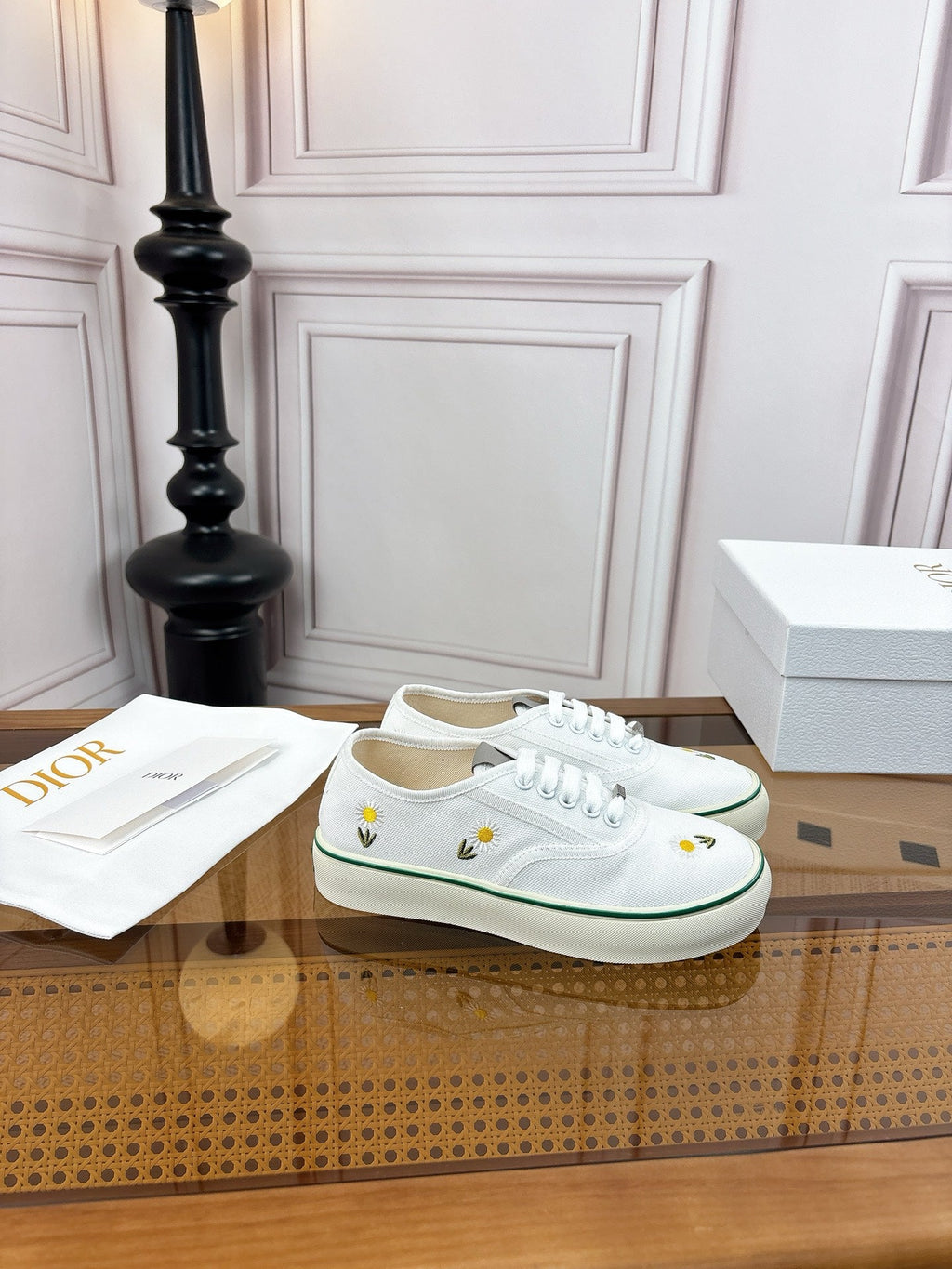 DIOR 26S LOW TOP SNEAKERS IN WHITE CANVAS WITH DAISY EMBROIDERY