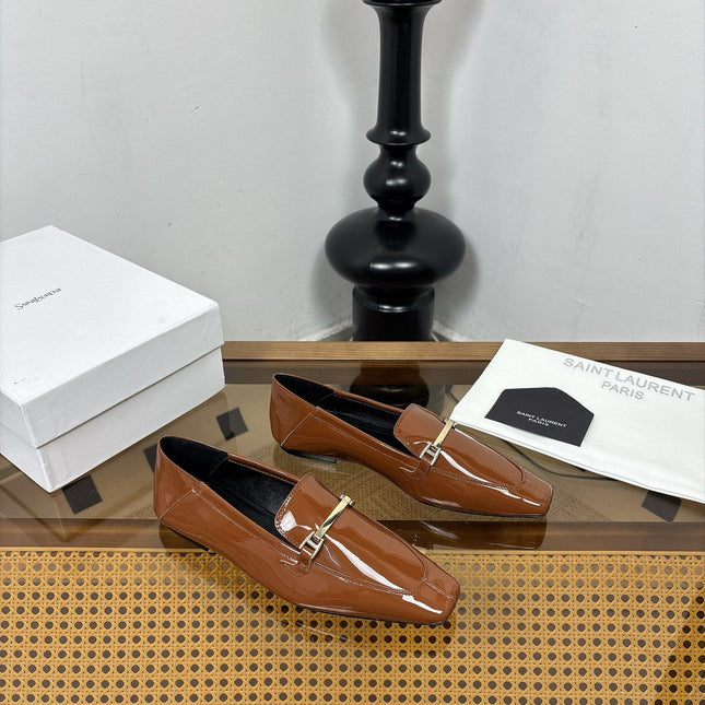 YSL 26S SQUARE-TOE LOAFERS IN BROWN GLOSSY CALFSKIN WITH METAL BAR