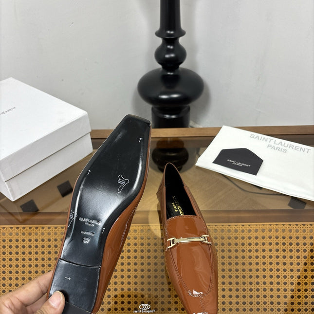 YSL 26S SQUARE-TOE LOAFERS IN BROWN GLOSSY CALFSKIN WITH METAL BAR