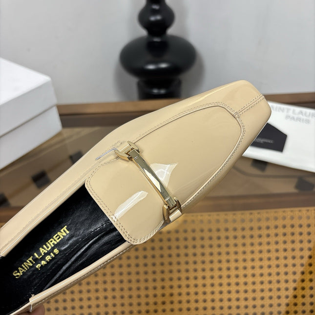 YSL 26S SQUARE-TOE LOAFERS IN BEIGE CREAM GLOSSY CALFSKIN WITH METAL BAR