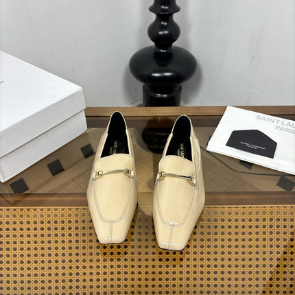 YSL 26S SQUARE-TOE LOAFERS IN BEIGE CREAM GLOSSY CALFSKIN WITH METAL BAR