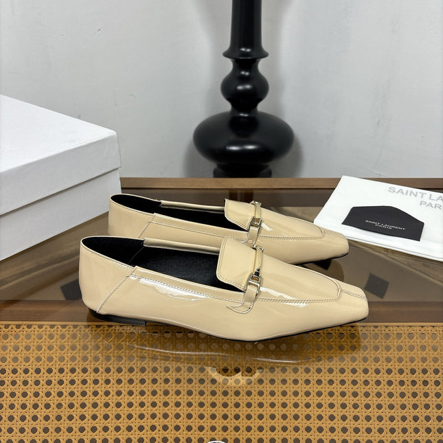 YSL 26S SQUARE-TOE LOAFERS IN BEIGE CREAM GLOSSY CALFSKIN WITH METAL BAR