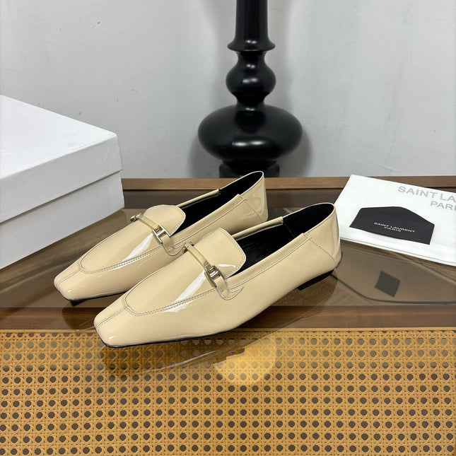 YSL 26S SQUARE-TOE LOAFERS IN BEIGE CREAM GLOSSY CALFSKIN WITH METAL BAR