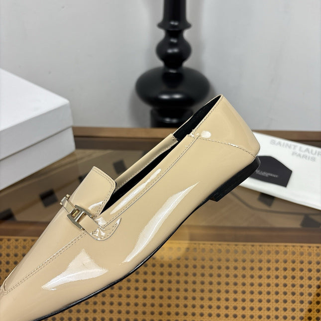 YSL 26S SQUARE-TOE LOAFERS IN BEIGE CREAM GLOSSY CALFSKIN WITH METAL BAR