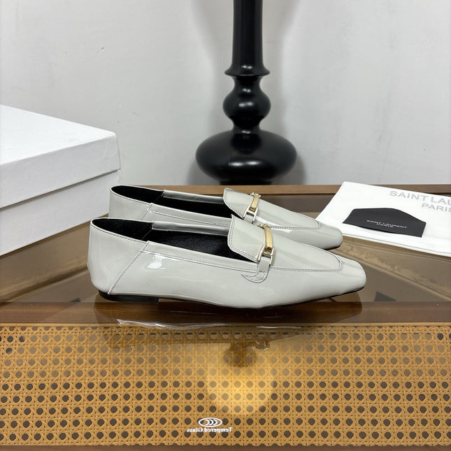 YSL 26S SQUARE-TOE LOAFERS IN LIGHT GREY GLOSSY CALFSKIN WITH METAL BAR