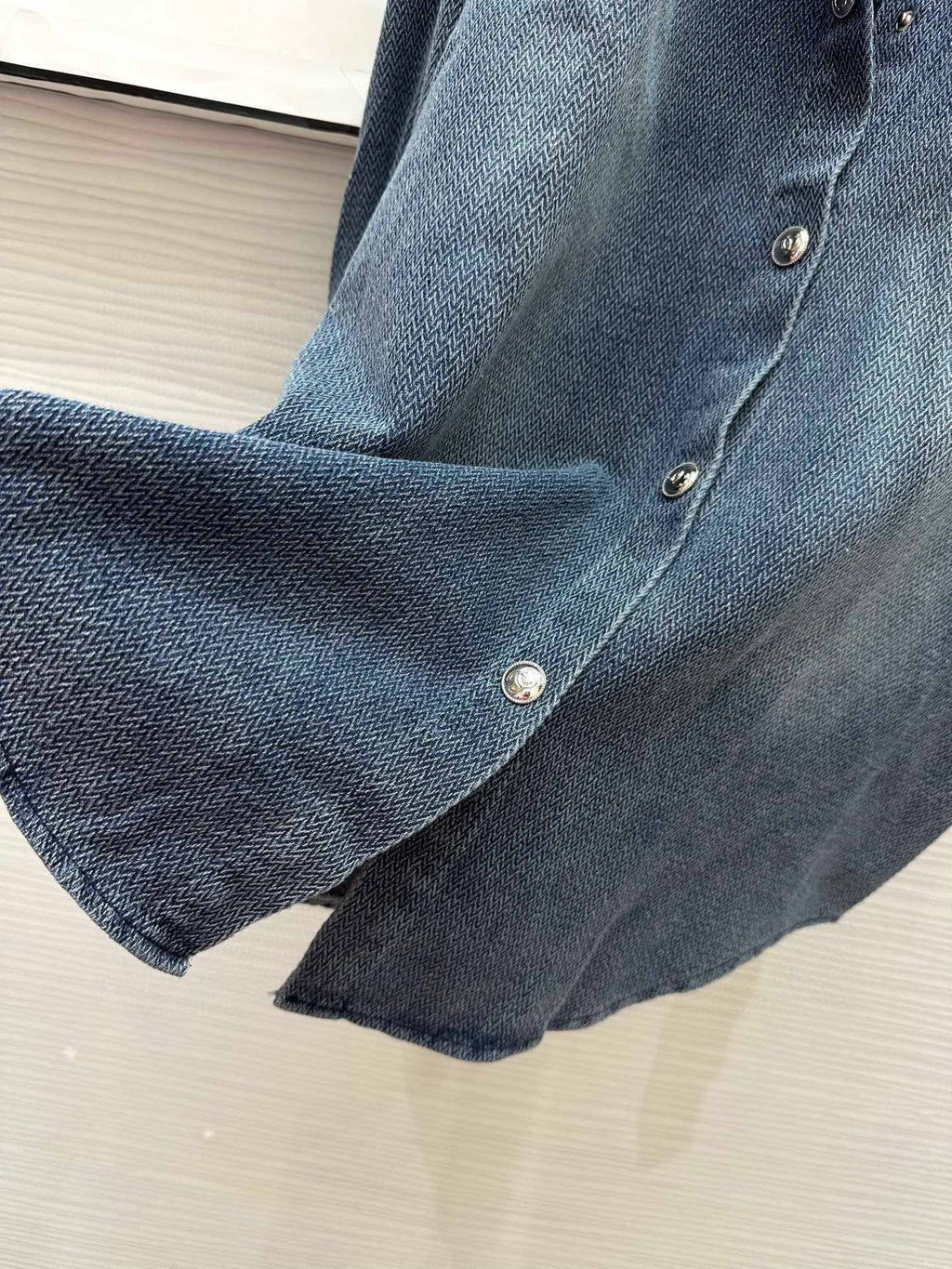 CHANEL 25S DENIM SHIRT STYLE 235