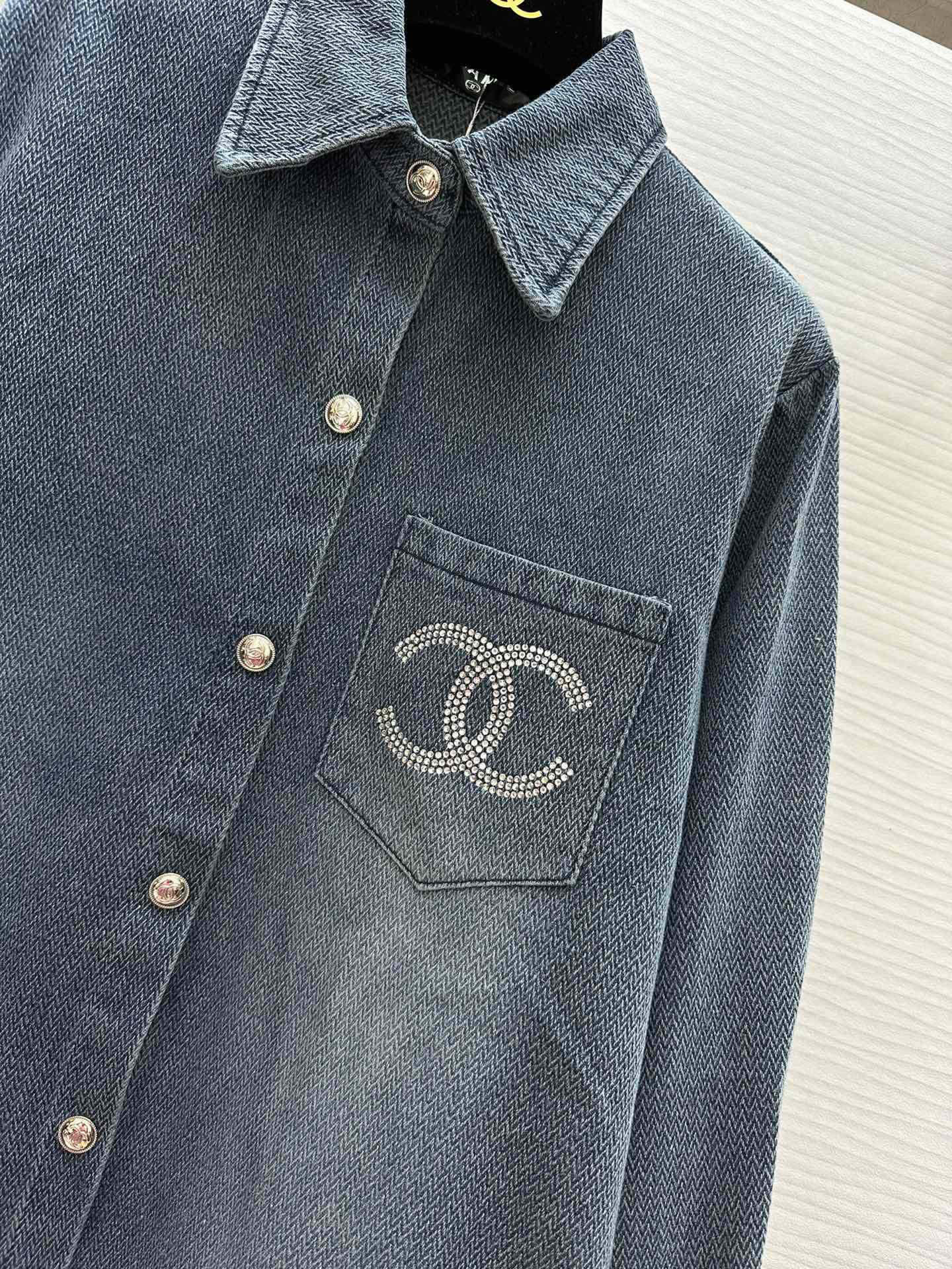 CHANEL 25S DENIM SHIRT STYLE 235