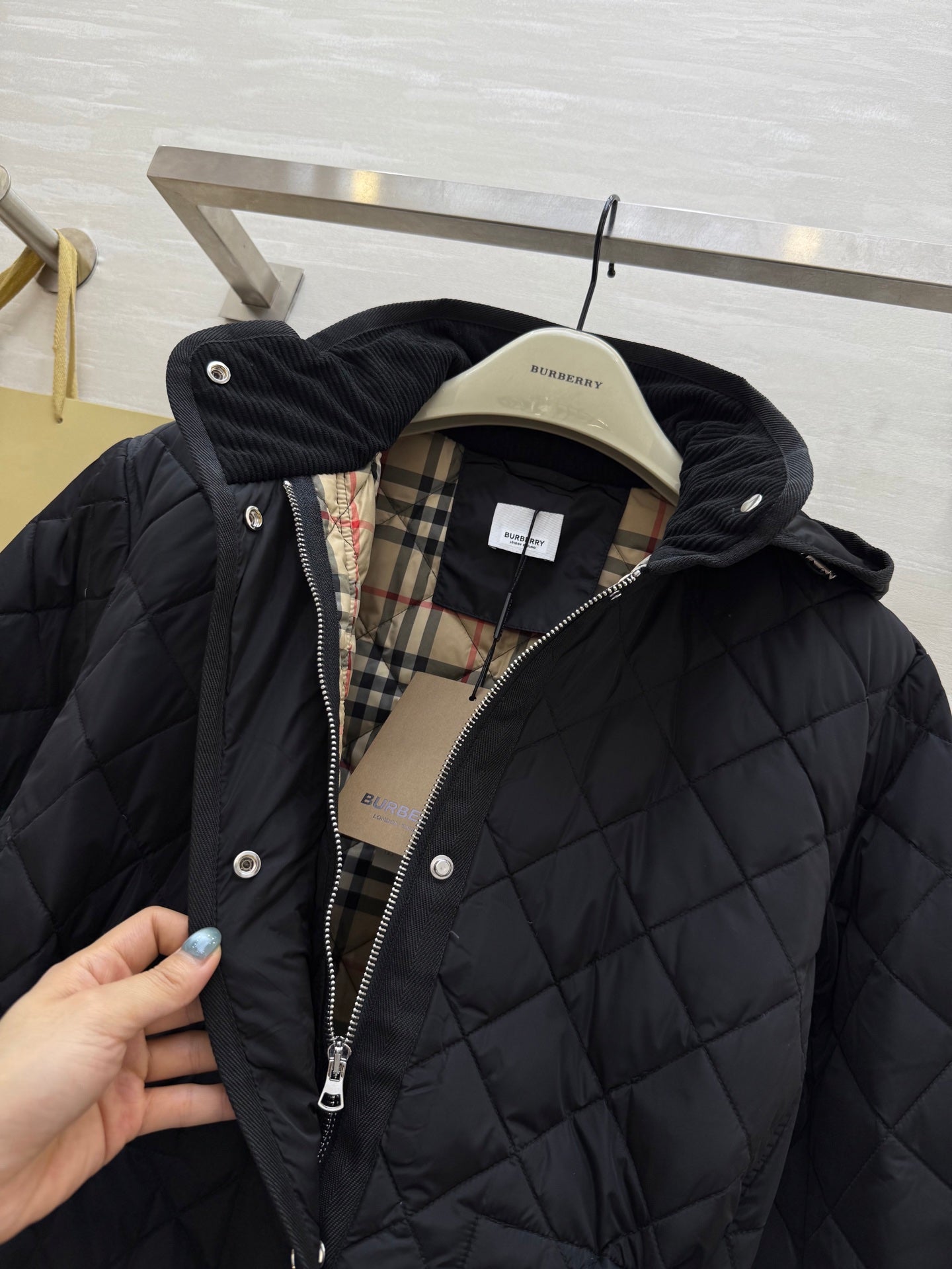 BURBERRY 25S HOODED DOWN COAT 164