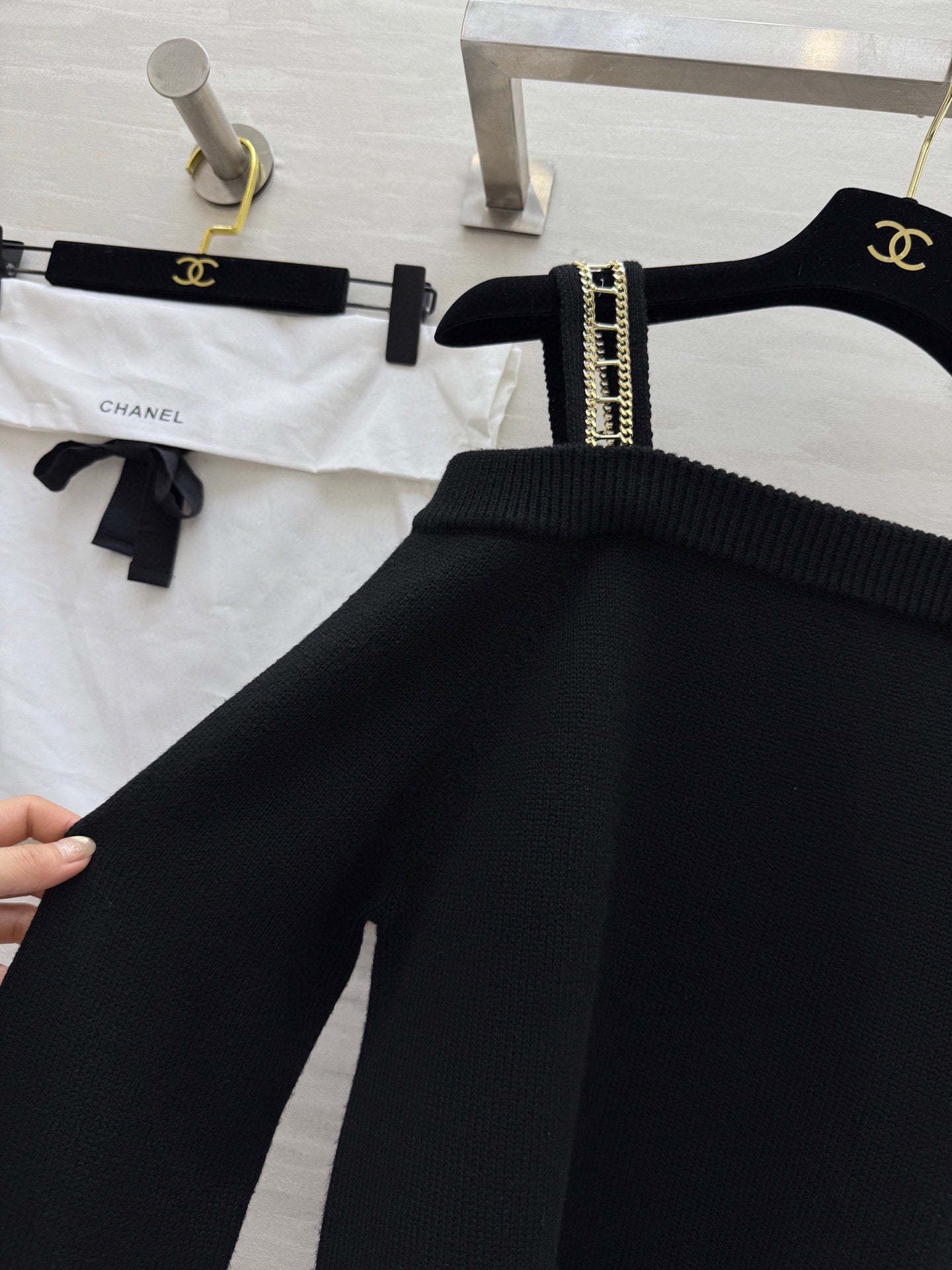 CHANEL 25S CASHMERE CAMISOLE 472