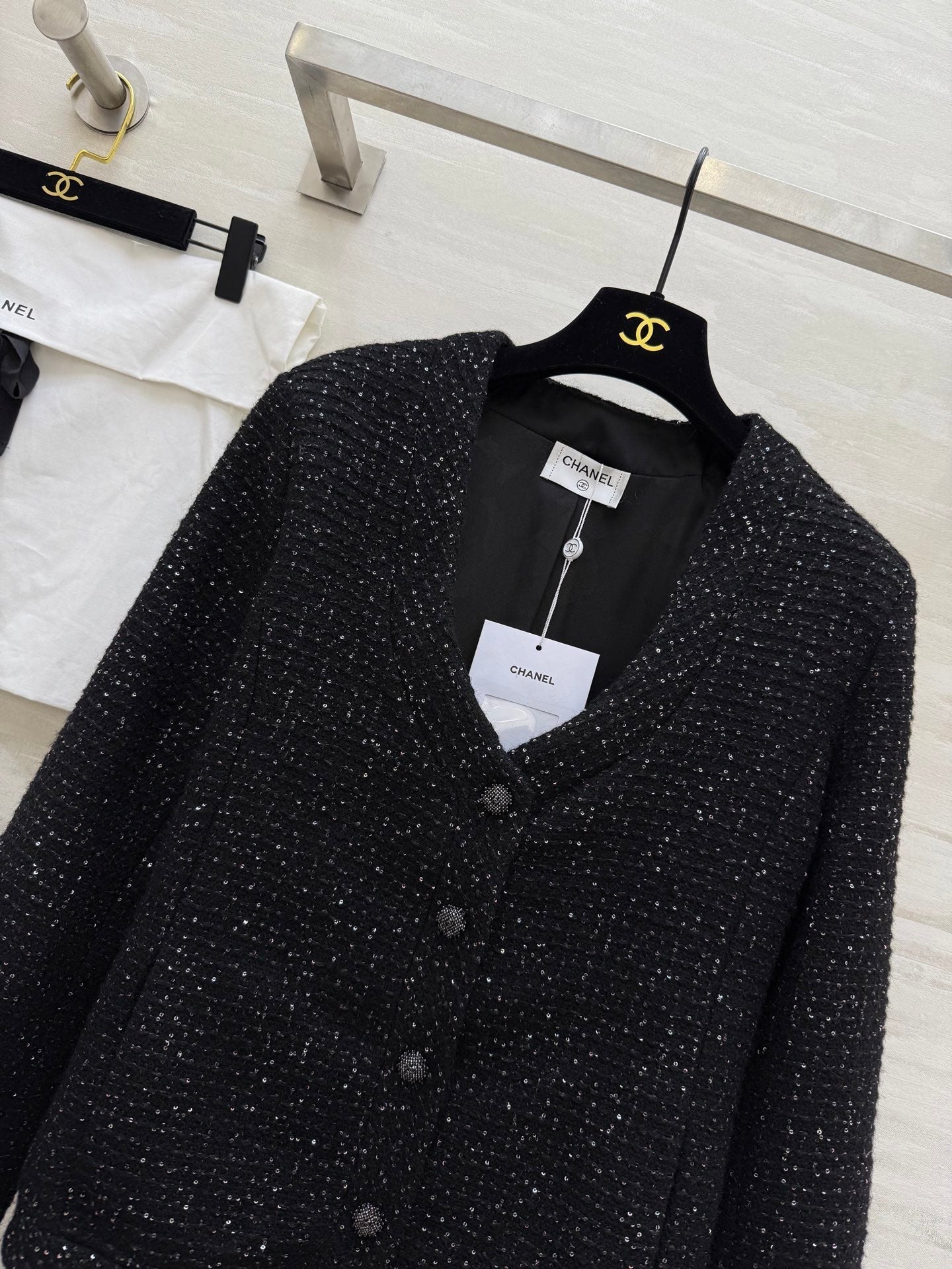 CHANEL 25S SEQUIN-EMBELLISHED TWEED JACKET 476