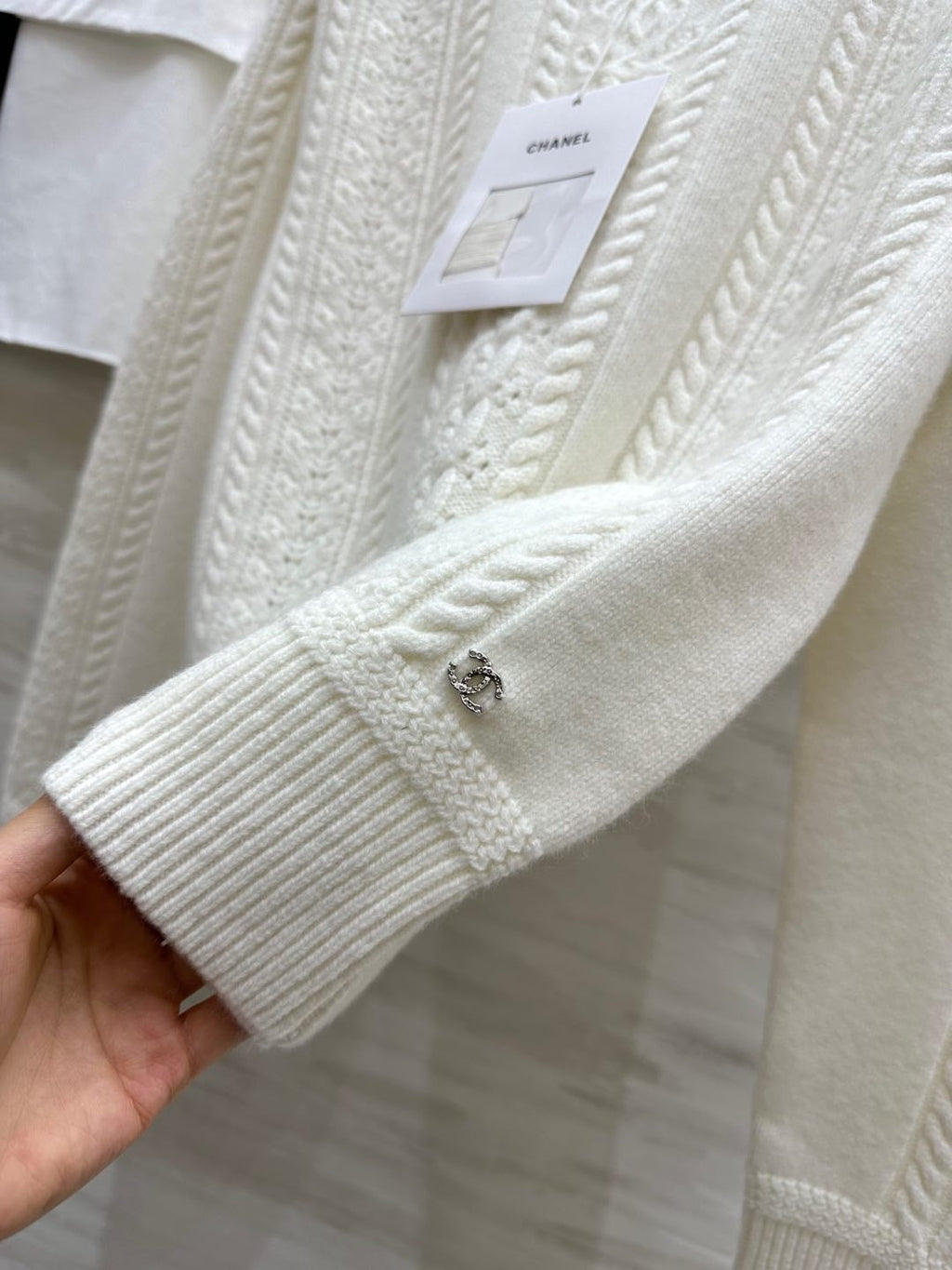 CHANEL 26S SWEATER 677
