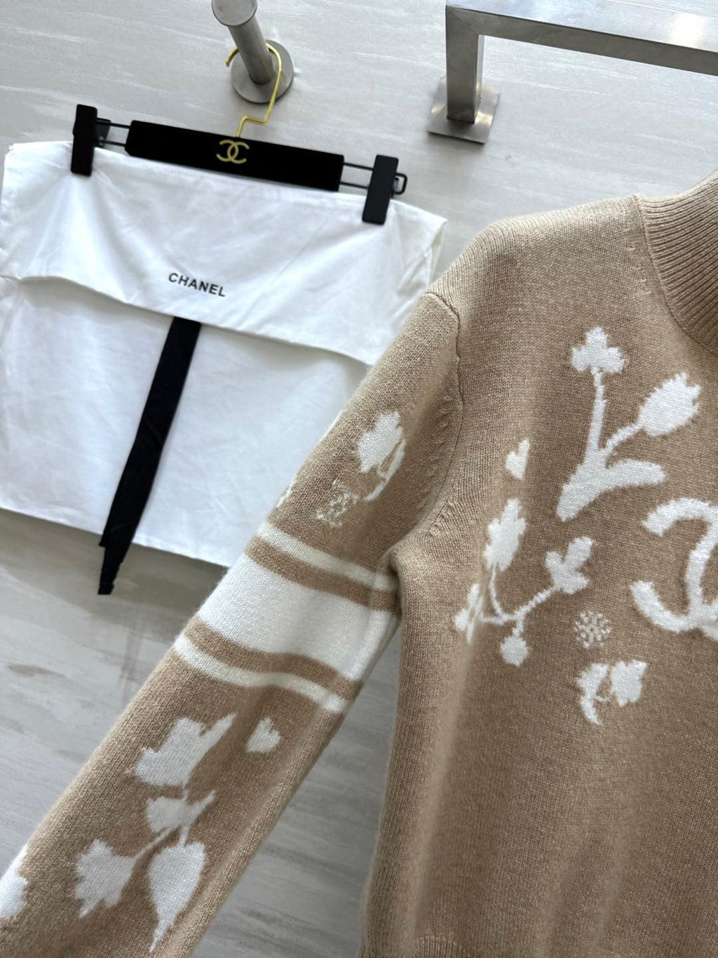 CHANEL 26S TURTLENECK SWEATER 676
