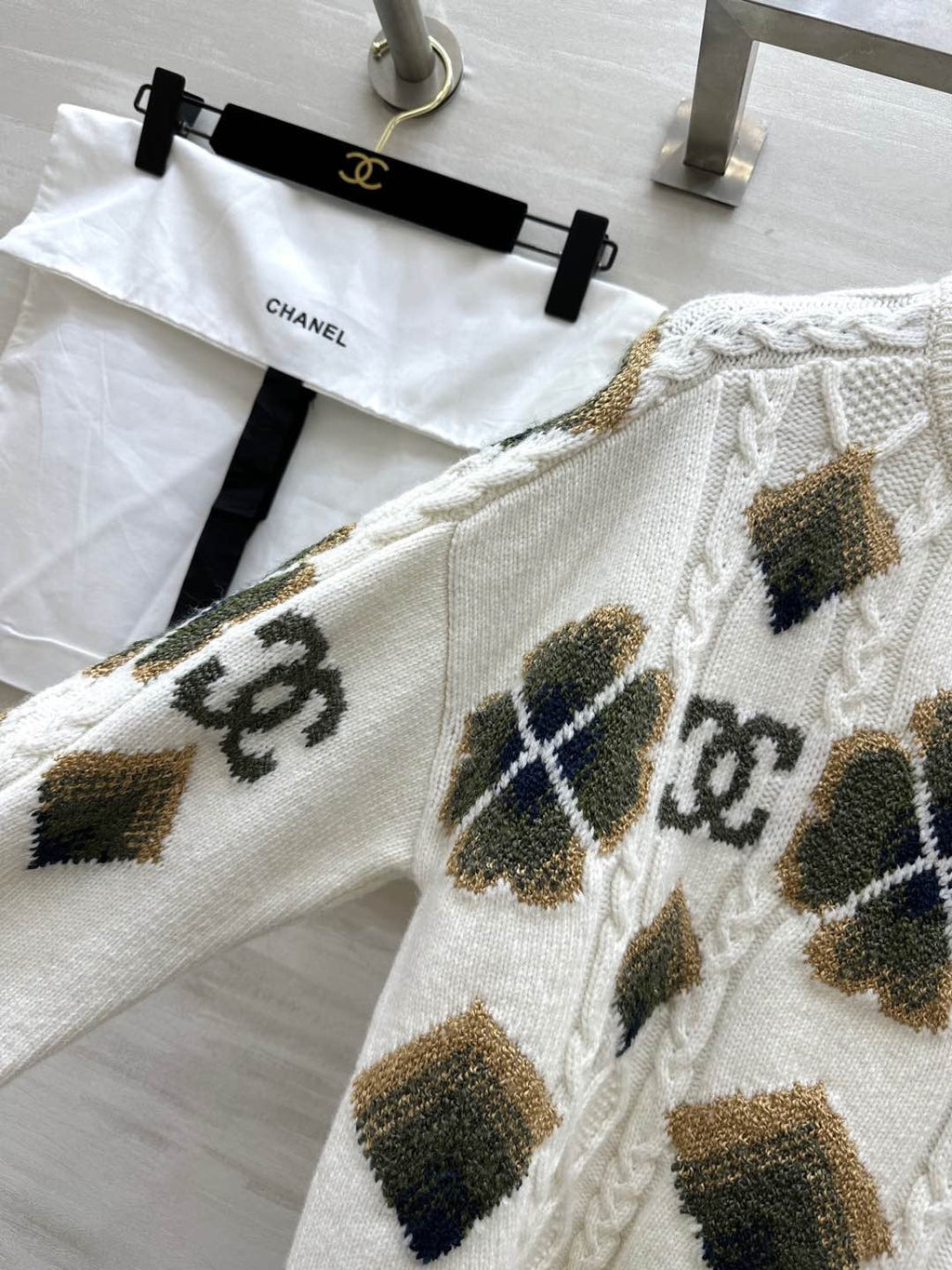 CHANEL 26S SWEATER 674