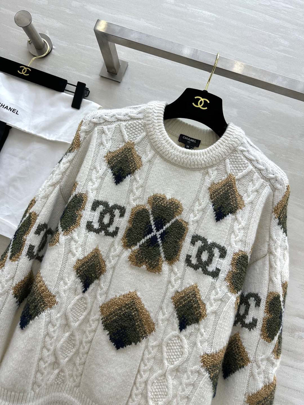 CHANEL 26S SWEATER 674